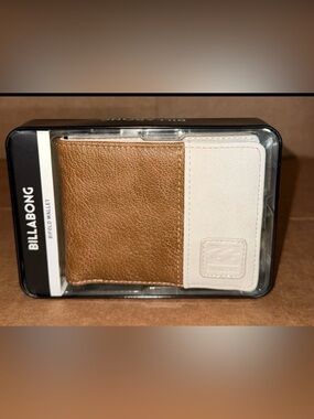 Billabong Two-Tone Tan and Cream wallet new